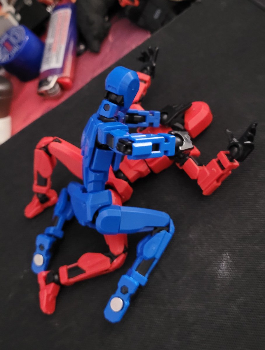PromisedAkad's tweet photo. I'm having fun with my new tomtord toys https://t.co/UqFTAfXaTh