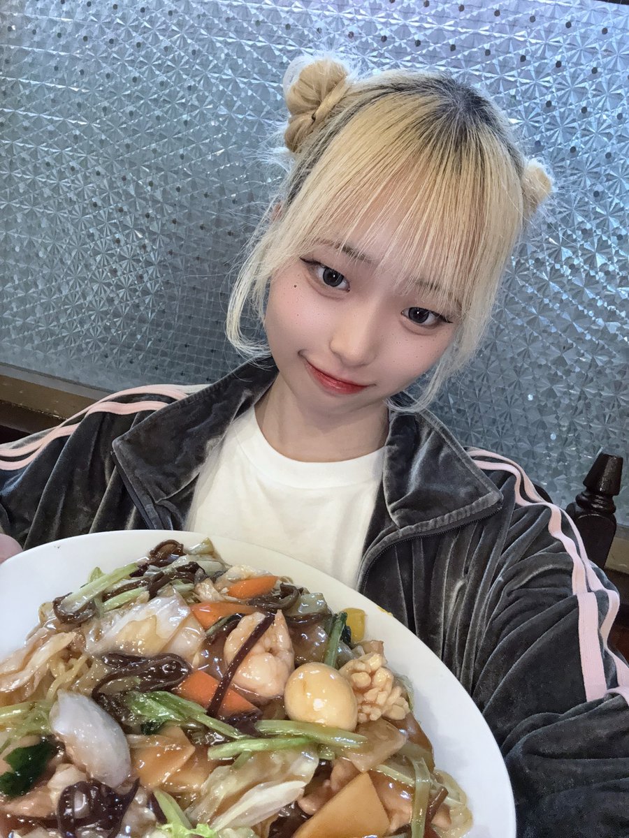 Mi_zu_ka_1029's tweet photo. こんみじゅ➰

このツイートも久しぶりにするねん🎶

みんなお昼ちゃんと食べたかな？？
メンバーと中華に行って、五目あんかけ焼きそば食べたよ^ ^🦐🥬🍖🍜

胃袋のキャパも小さくなって悔しい限りですー！！！！！

午後も一緒に頑張ろうね🩵🩵 https://t.co/ZbDFjJs5tk