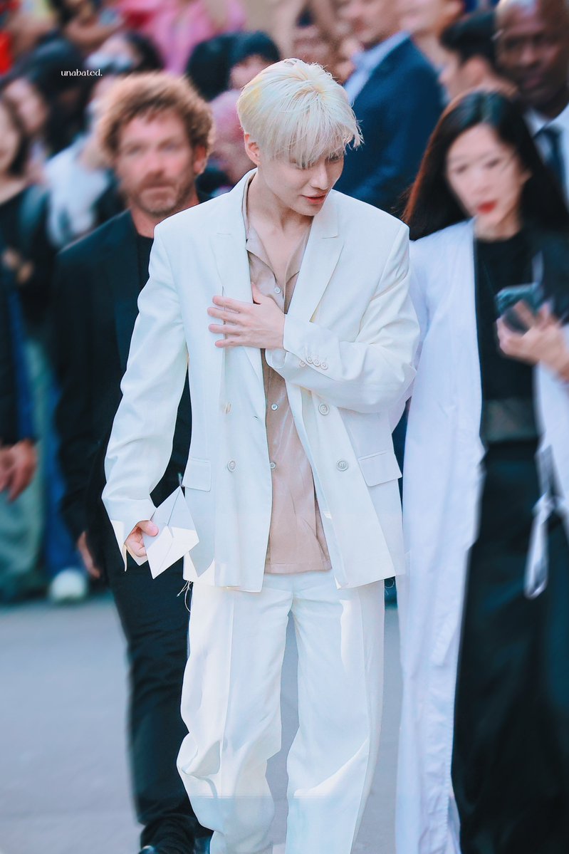 unabatedshine's tweet photo. 260929 Maison Margiela S/S 2027

#태민 #TAEMIN 

#TAEMINxMaisonMargiela
#TAEMINxMaisonMargielaSS27 https://t.co/iVi8YaDTiM