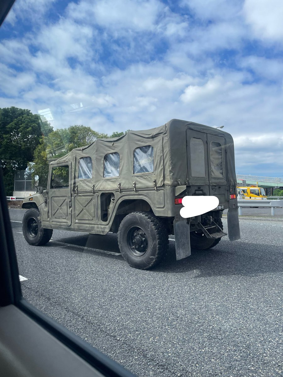 d_misuzu's tweet photo. デリバリー先に向かう途中に
自衛隊？の車見れて1人でテンション爆上がり⤴︎

初めて見た‼︎ https://t.co/hUXlkK5z0h