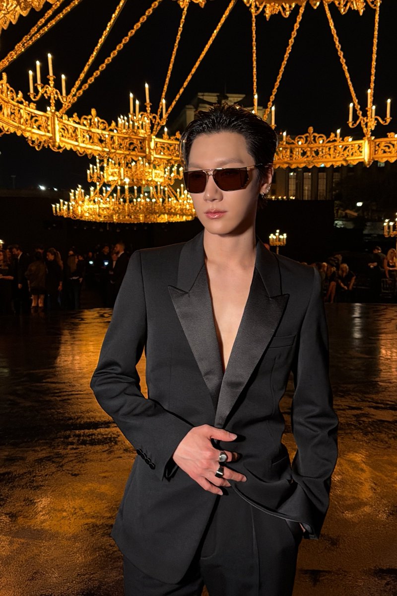 TEN_offcl's tweet photo. ✨With the Eiffel Tower🖤

TEN AT SAINT LAURENT SUMMER27
#TEN #YSL #SaintLaurent
#SaintLaurentxTEN
#TENforYSLPFW27 https://t.co/vfeL06JrzO