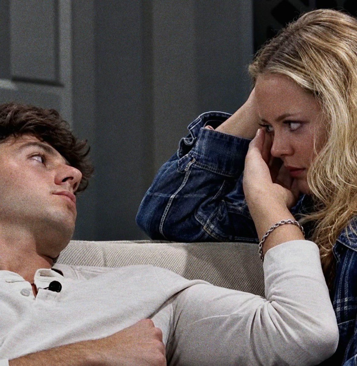 moneyssheist's tweet photo. if i send you these photos it means we’re just besties #bb28 https://t.co/4pHCtDw5ZL