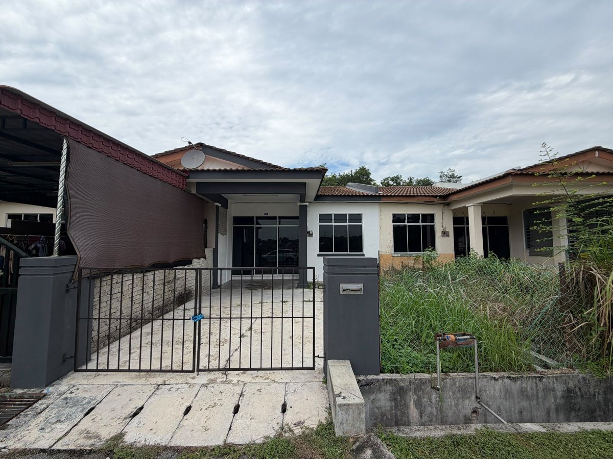 NApropertyhub's tweet photo. Rumah murah di Batu Gajah Perak untuk dijual. Owner nak jual RM 160k shj ✨

✅ siap renovate ✅ 3 bilik 2 bilik air
✅ freehold ✅ 20’ x 70’ https://t.co/SvbbTP1IH6
