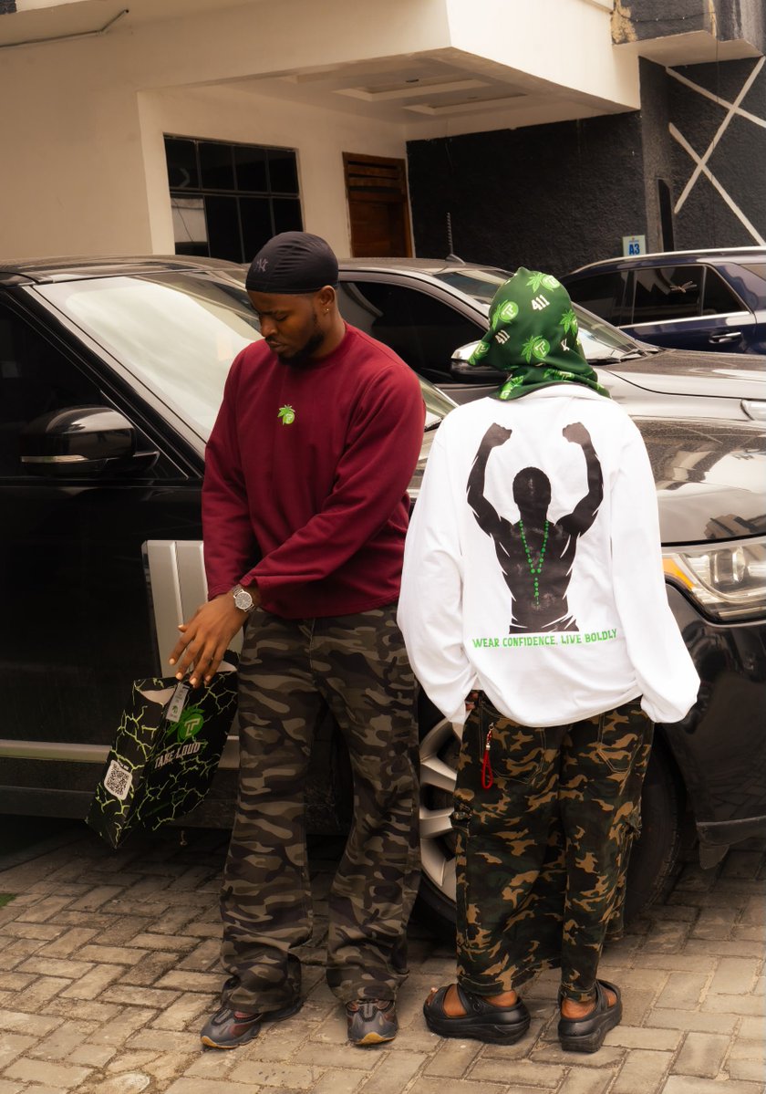 Takeloud411's tweet photo. Wear Confidence 💪 @Takeloud411

#perfectStyle #coupleStyle 

Note: available in Colours and limited edition #Takeloud 💚 https://t.co/zRxVOUuihk
