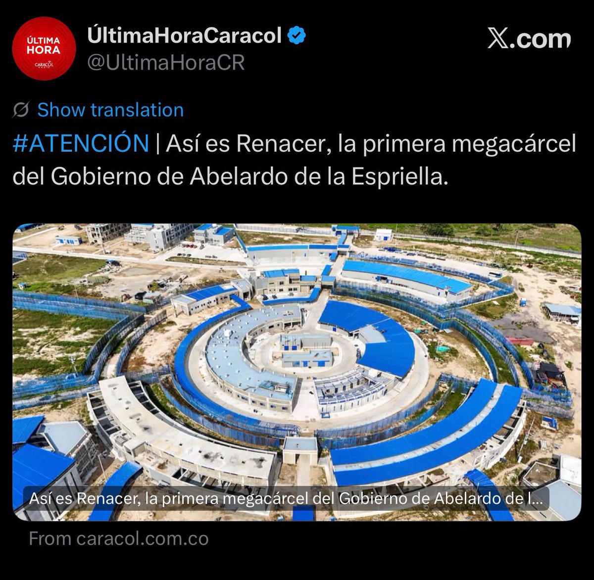 osoriosantiago's tweet photo. Así manipulan a la audiencia: Esta megacarcel que por cierto no lo es porque es solo para 2.000 mil presos, fue un proyecto que empezó en el Gobierno de Iván Duque, que después de quedar abandonado lo recoge el Gobierno de Petro lo financia y lo deja al 86% con recursos garantizados; hoy el Gobierno del “milagro” se encuentra con este proyecto y le hace creer a la comunidad  Zucaritas que en 50 días ya tiene casi lista este proyecto, al final los bots se activan sin importar lo irreal del relato, lástima que los medios se sumen a esta vergüenza de relato.