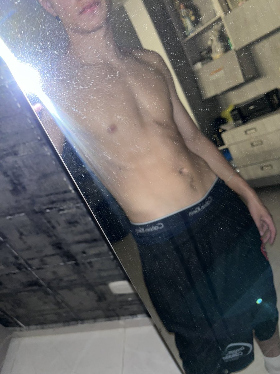V3ltryx's tweet photo. 😋🫦 Buenas noches!! https://t.co/sZa9ABJ3iu