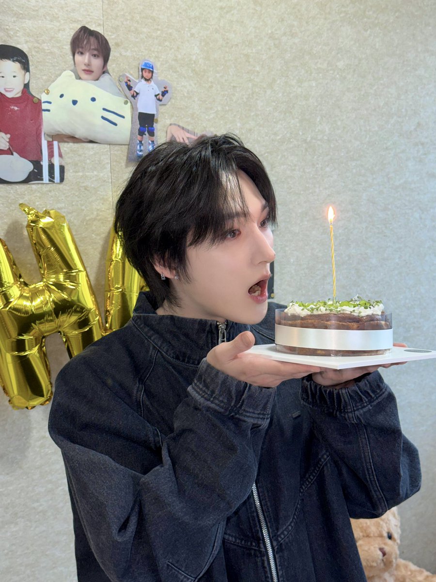 XODIAC_MEMBERS's tweet photo. [#범수] 

쏘블리 덕분에 행복하고 좋은 하루를 보냈어~항상 이해해주고 예뻐해주는 우리 쏘블리 덕분에 범수가 열심히 아이돌 할 수 있다고 생각해!
앞으로도 우리의 앞날이 오래오래 행복하기를 바랄게! 생일축하해줘서 너무 고맙고 사랑해🫶🐈‍⬛🖤

#XODIAC #소디엑 #BEOMSOO #범수 https://t.co/rzQaN7pABy
