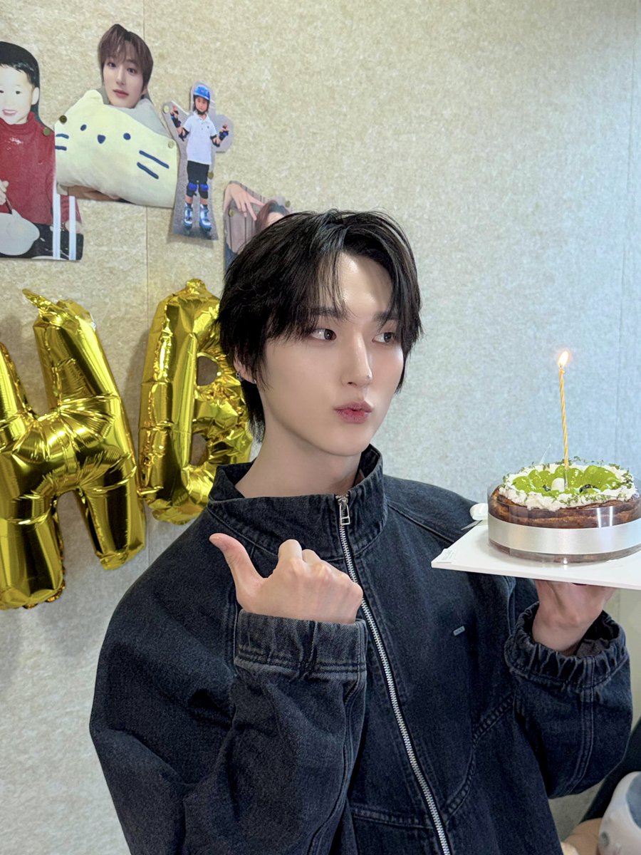 XODIAC_MEMBERS's tweet photo. [#범수] 

쏘블리 덕분에 행복하고 좋은 하루를 보냈어~항상 이해해주고 예뻐해주는 우리 쏘블리 덕분에 범수가 열심히 아이돌 할 수 있다고 생각해!
앞으로도 우리의 앞날이 오래오래 행복하기를 바랄게! 생일축하해줘서 너무 고맙고 사랑해🫶🐈‍⬛🖤

#XODIAC #소디엑 #BEOMSOO #범수 https://t.co/rzQaN7pABy