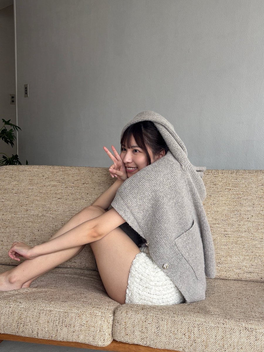 brody20150821's tweet photo. ／
　オフショット解禁🍀
＼

10/22（木）発売の『BRODY12月号』白夜書房限定版の表紙＆撮り下ろしグラビアに声優の #小戸森穂花 （@kotomori_honoka ）さんが登場✨✨

さらに、白夜書房限定版（小戸森穂花ver.）お渡し会イベントの開催も決定！
本日は、オフショットを大放出🤭💚

📅 11月3日（火・祝）
📍 高田馬場BSホール

まだまだ予約受付中！
皆さま、ぜひチェックをお願いします🙇‍♂️

⏬お渡し会イベントご予約⏬
https://t.co/2OPTzTOFwV

⏬白夜書房通販サイト⏬
https://t.co/fJdQqhZkOH

【お渡し会イベント詳細はこちら】
HPお知らせ
https://t.co/X2aR4sXR66