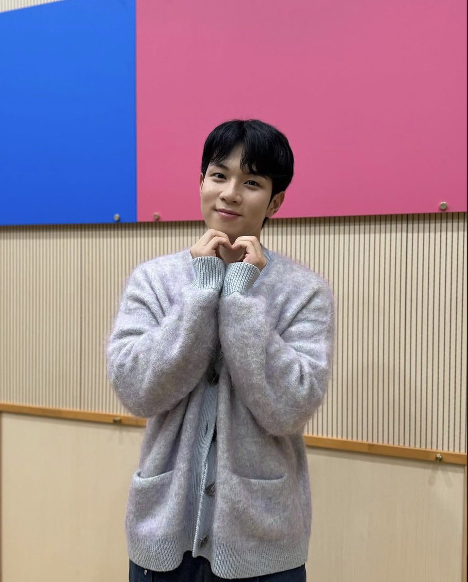 hwengchi_star's tweet photo. 🫶🫶🫶
#DAILYHWESEUNG #엔플라잉 #유회승 #Nflying #YooHweSeung https://t.co/c8R39Kgbwa