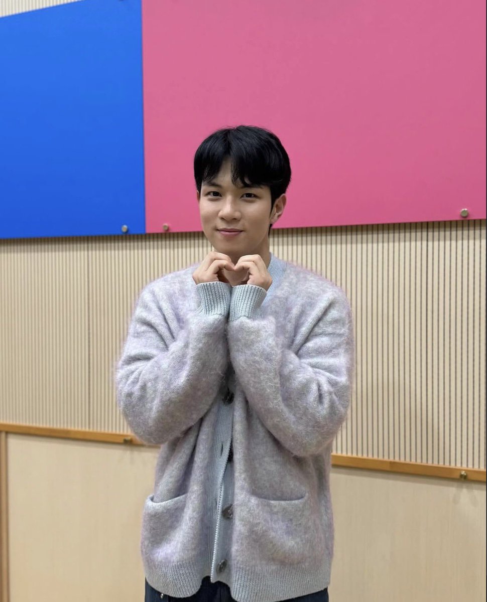 hwengchi_star's tweet photo. 🫶🫶🫶
#DAILYHWESEUNG #엔플라잉 #유회승 #Nflying #YooHweSeung https://t.co/c8R39Kgbwa