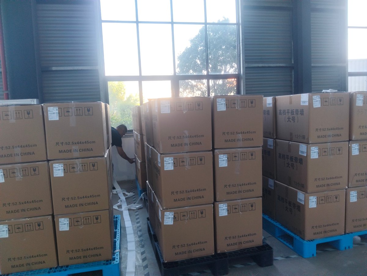 Ruiyipet's tweet photo. Hard to source all your pet goods from one reliable supplier? We are a pet product factory. Our items are sturdy with rich color choices, ready for inspection, packing and bulk delivery. DM us for your inquiry.
#PetProducts #PetSupplier #BulkPetGoods #WholesalePets https://t.co/EvZt8woASX