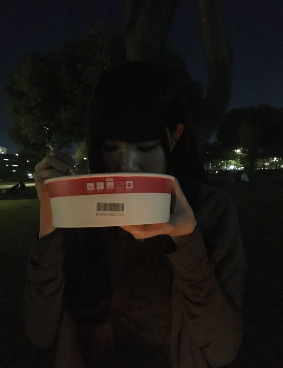 kixjuun's tweet photo. Late night nomnom under the trees with this simple cup. Rare sprightly focus on the noodles, soft shadows all around. Playful yet poised as steam rises. Pure saucy satisfaction without any fuss. https://t.co/uHAbK9XHHl