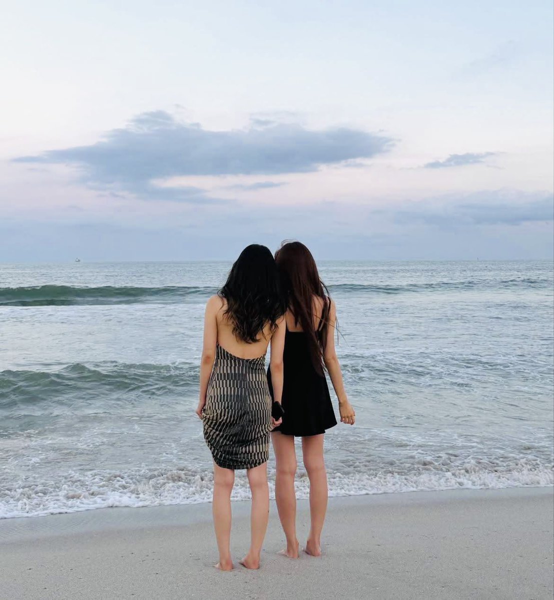 Ningnqng's tweet photo. (𝙜.𝙣),  𝘰𝘤𝘦𝘢𝘯 𝘨𝘪𝘳𝘭𝘴.  🌊 https://t.co/hqpsiYX5Jo