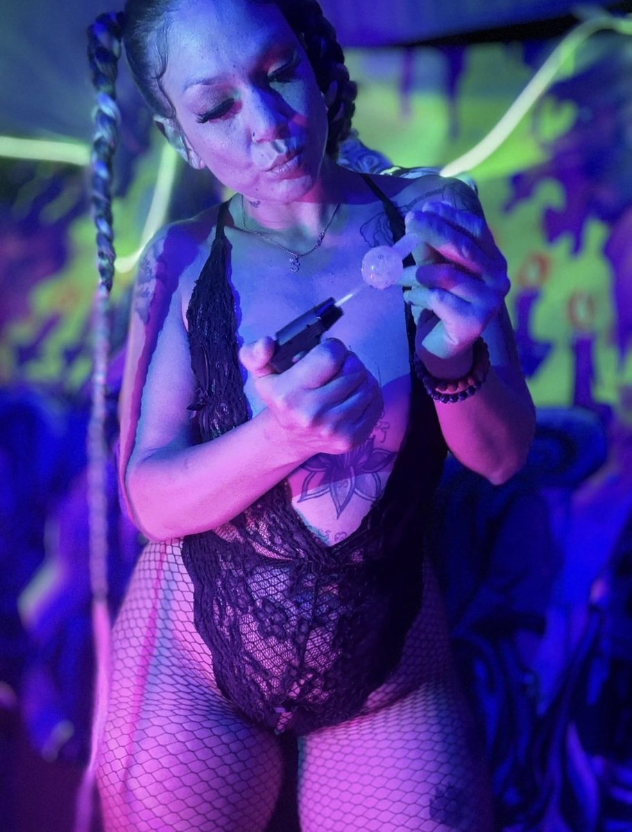 lucipnpgoddess's tweet photo. Twacky Wednesday. https://t.co/hHlMIkmDZ0