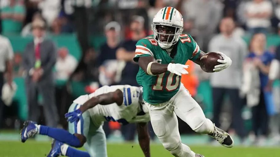 nflrums's tweet photo. 🚨 Former #Chiefs and #Dolphins WR Tyreek Hill says he is about ready to get up off the couch https://t.co/QWFruCbuxZ