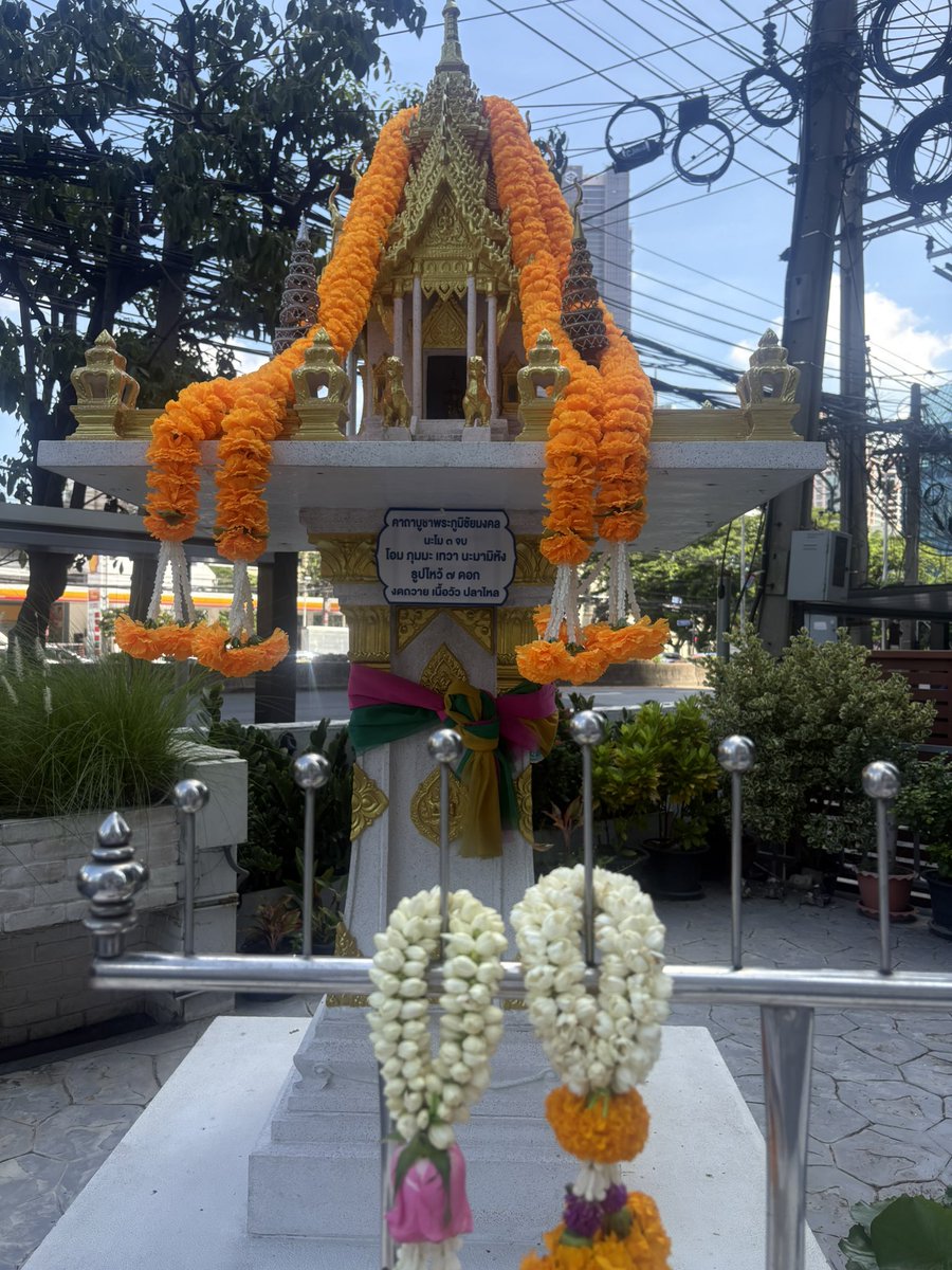 b_302545's tweet photo. ขอให้วันนี้เป็นวันที่ดี  วันเกิดปีนี้มีความสุขมากที่ได้เจอทุกคนและได้เจอพี่เงิน และขออยู่เป็นชูก้าแบบนี้เรื่อยๆนะคะ ❤️🍭🥰 

#ngernn #ทีมเงิน #ชูก้า🍭 https://t.co/V8TT4q33OS