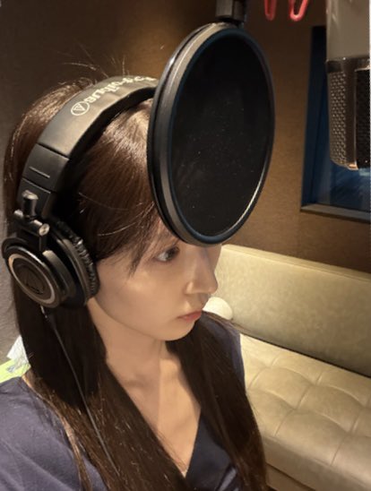 500woni's tweet photo. 🐻‍❄️ “i went to record something and my pride was hurt by the height of the person that went before me.. who is it..”

😭😭😭 https://t.co/Z4eoKHitCX
