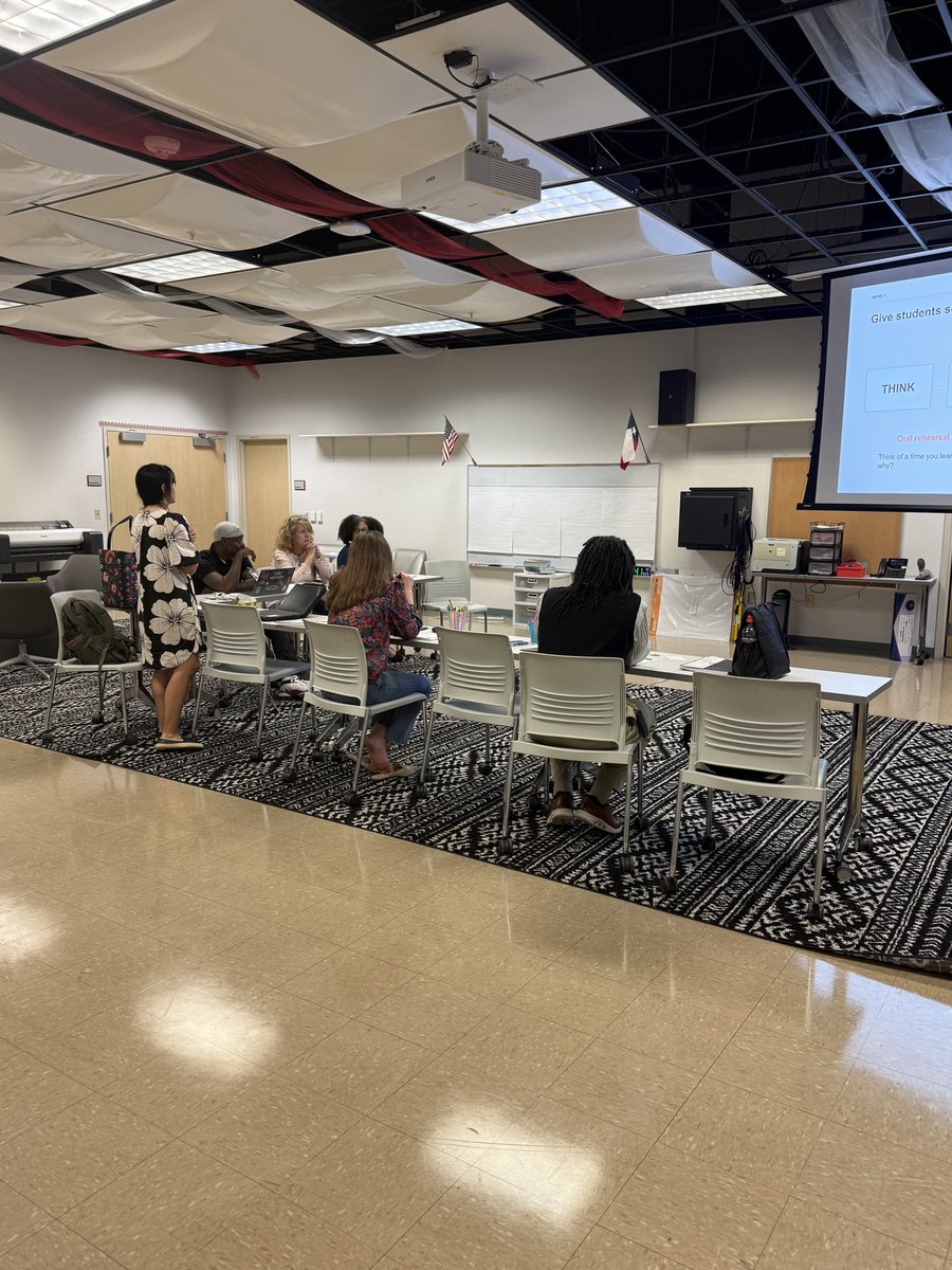 kyleebradford's tweet photo. Teacher got to dive into high-impact strategies that support our Emergent Bilinguals with Mrs. Coker! What’s best for EBs is BEST for all learners—strong scaffolds, meaningful language, and purposeful learning benefit everyone💡So excited for our Bonus PL at LHHS! @LHHSWildcats https://t.co/xUvHga7LLx