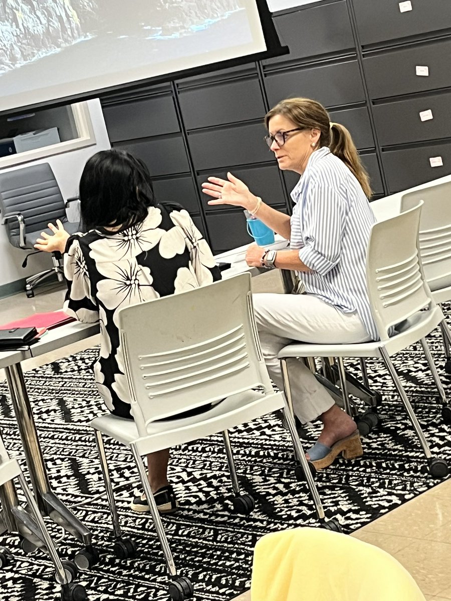 kyleebradford's tweet photo. Teacher got to dive into high-impact strategies that support our Emergent Bilinguals with Mrs. Coker! What’s best for EBs is BEST for all learners—strong scaffolds, meaningful language, and purposeful learning benefit everyone💡So excited for our Bonus PL at LHHS! @LHHSWildcats https://t.co/xUvHga7LLx
