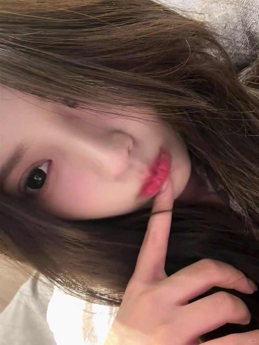 BAmaker's tweet photo. X 有附近人功能吗，人在上海待着，是不是我方法不对? #上海 #日常 #反差 https://t.co/uboSY78Zjn