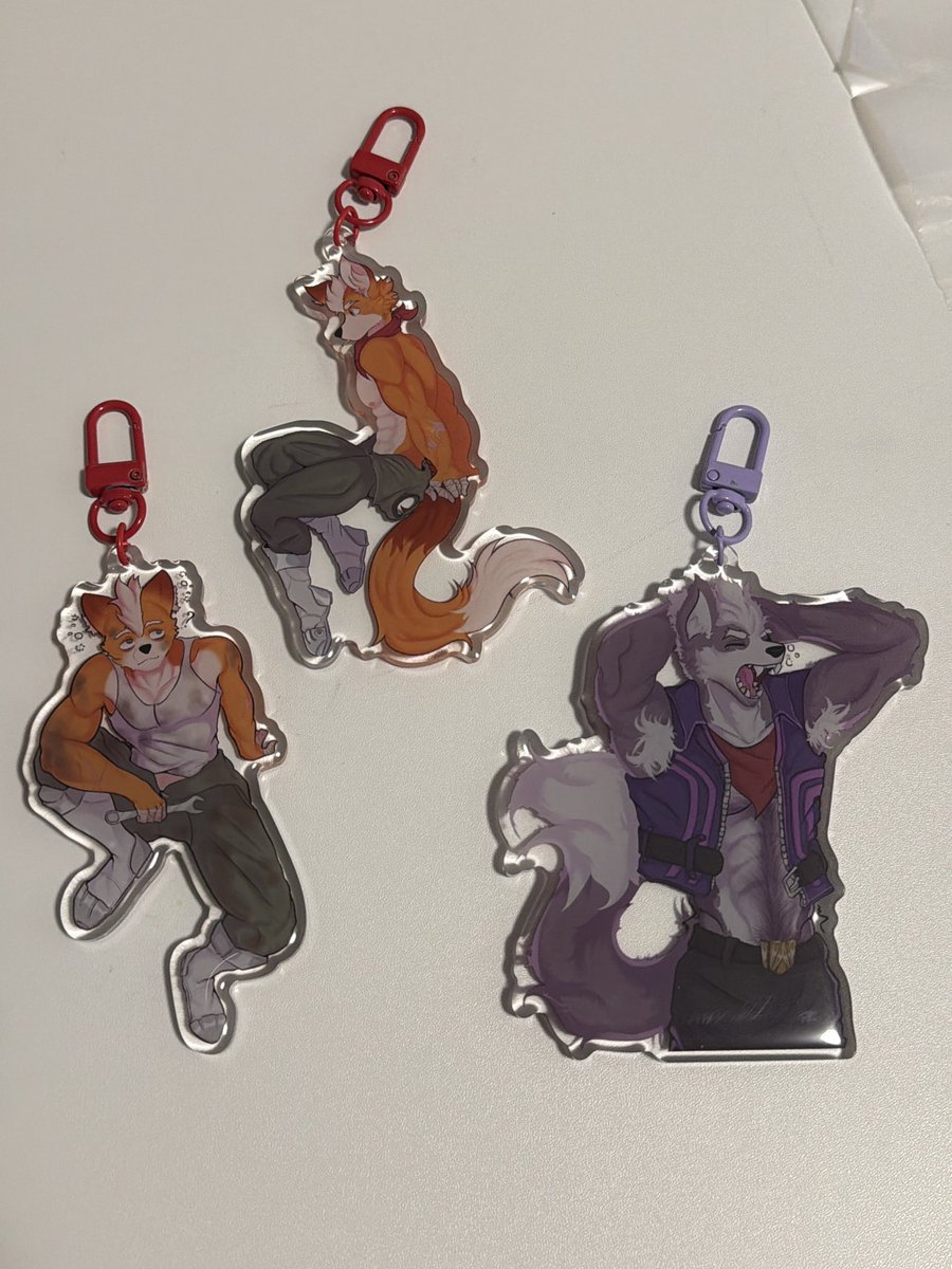 ReddyDoodle's tweet photo. Starfox keychains and standees https://t.co/WYGQ50wZM8