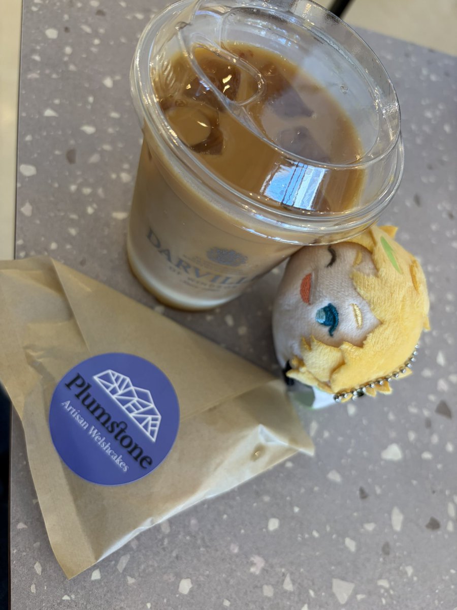 Cii_141's tweet photo. 帰りに阪急で美味しい紅茶とケーキも食べてきましたよ
早起きしたら一日が長くていい https://t.co/yKeqRZEBZA