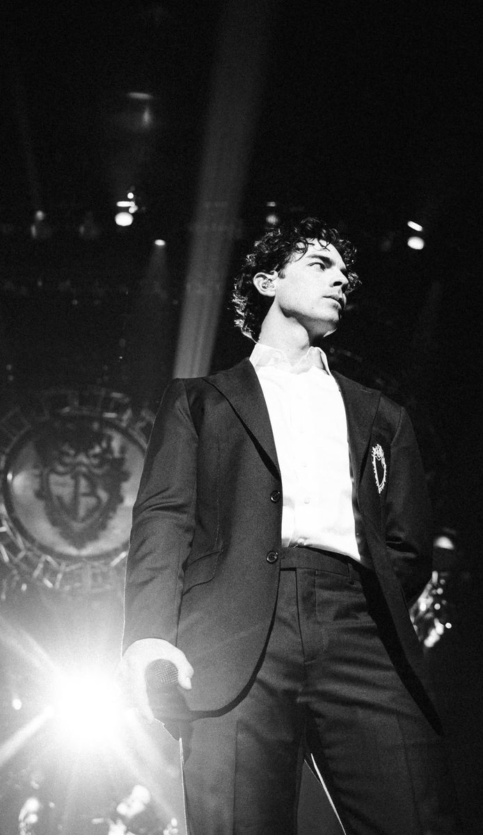 backwardsforjoe's tweet photo. The hottest Jonas ever 😍😍😍 https://t.co/ZqxEDjeVps