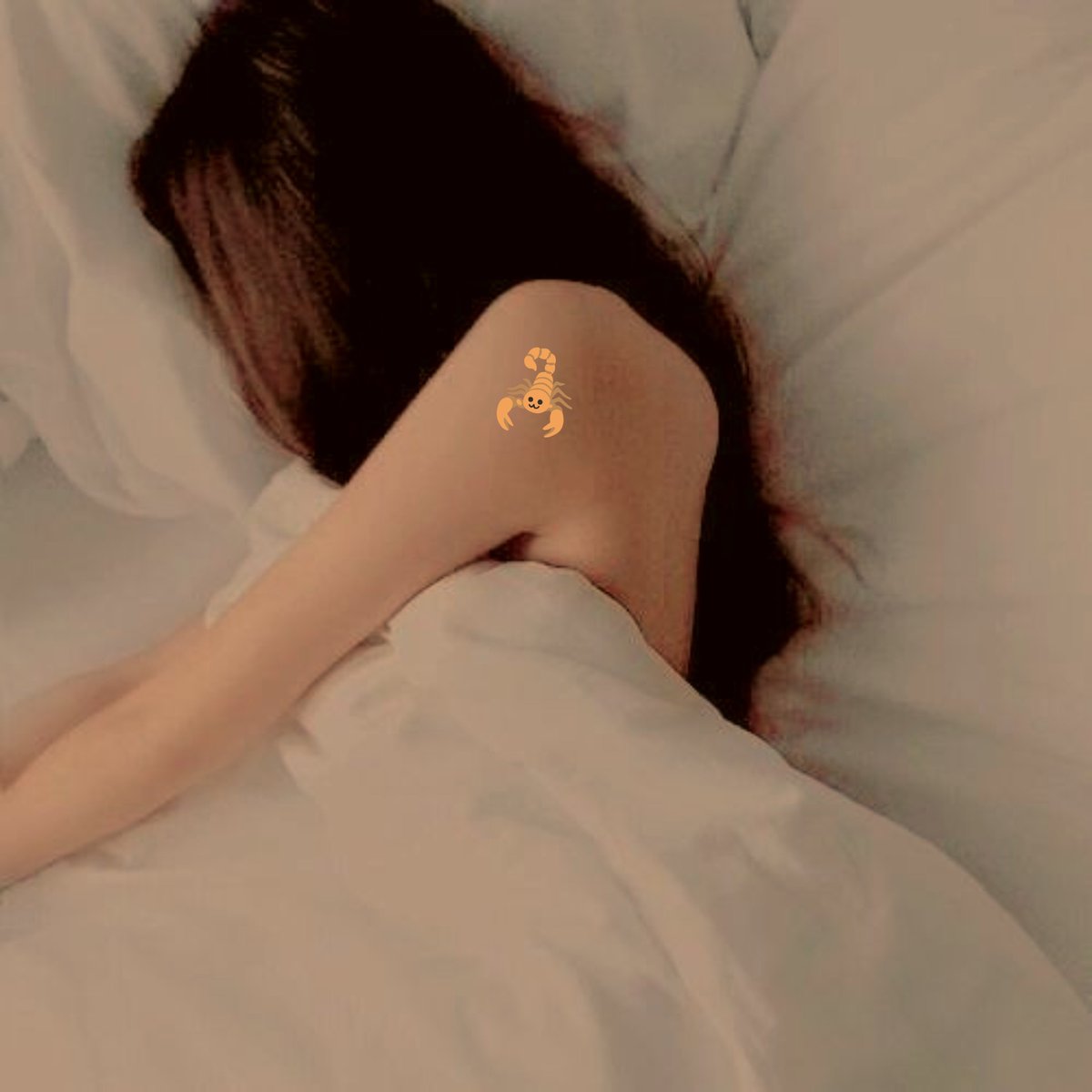 NoridaRLeon's tweet photo. Los recuerdos reposan sobre mí almohada 

y tu olor entre mis sábanas. https://t.co/wNxX4cu6Qh