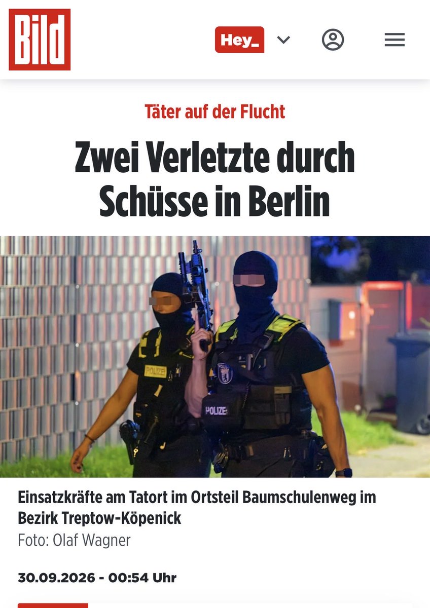 MGGA2021h's tweet photo. Die Linke will ja in Berlin die Polizei abschaffen. 
Dann wird es bestimmt besser. Denn MIT Polizei läuft es ja nicht so toll. 

Linke Logik. ☝️

Auf dem rechten Bild sind wahrscheinlich Wähler der Linken. ☝️
Auf dem linken eher nicht. https://t.co/OOD4NiEWEW