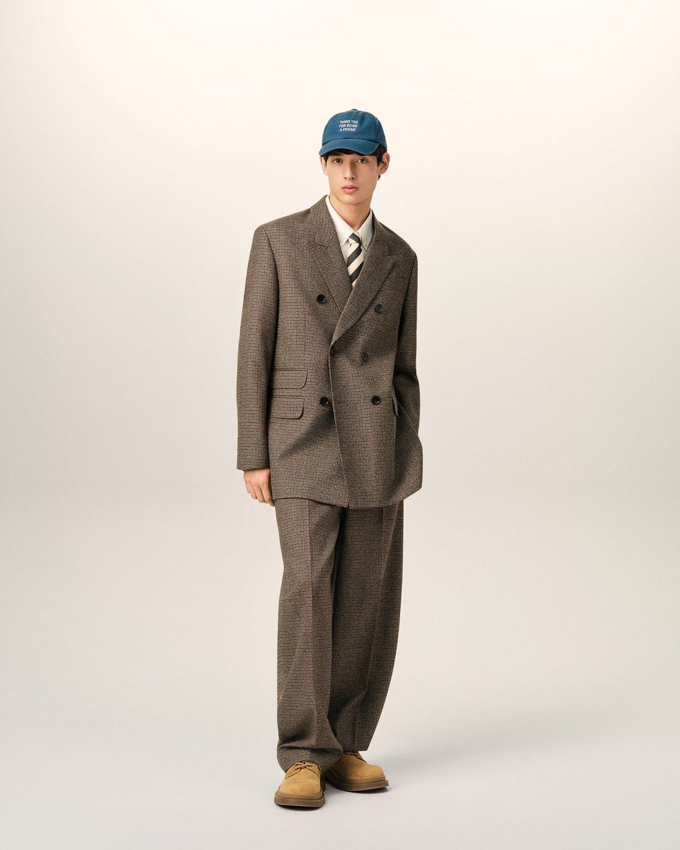 sinsasag's tweet photo. 260929 이승철 40주년 기념 앨범 '우리만의 이야기' 음감회

ami alexandre mattiussi

Brown Double Breasted Hound Tooth Wool Blazer

Brown hound tooth balloon fit wool trousers

White cotton army de shirt

Black striped cotton and silk tie

#WOODZ #조승연 https://t.co/VbOoj3aefu