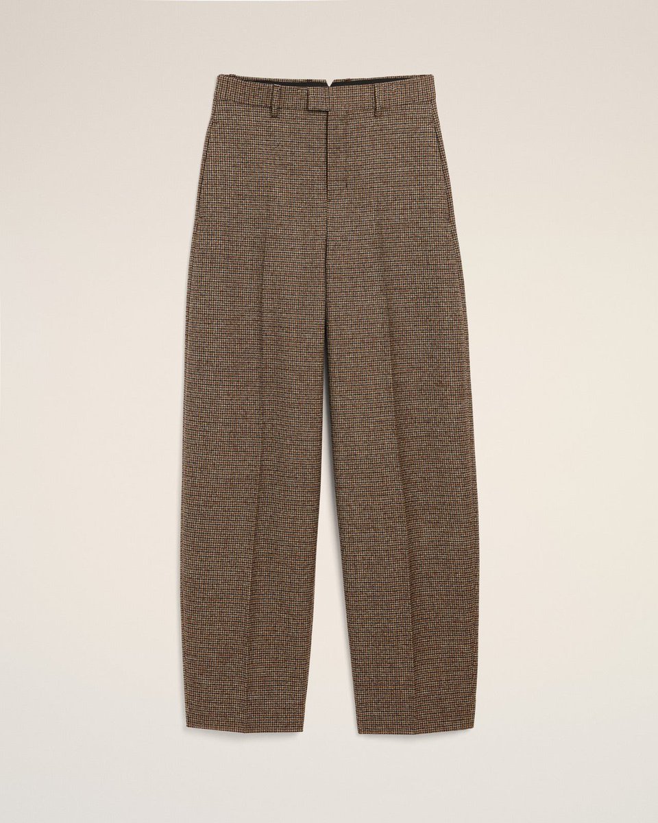 sinsasag's tweet photo. 260929 이승철 40주년 기념 앨범 '우리만의 이야기' 음감회

ami alexandre mattiussi

Brown Double Breasted Hound Tooth Wool Blazer

Brown hound tooth balloon fit wool trousers

White cotton army de shirt

Black striped cotton and silk tie

#WOODZ #조승연 https://t.co/VbOoj3aefu