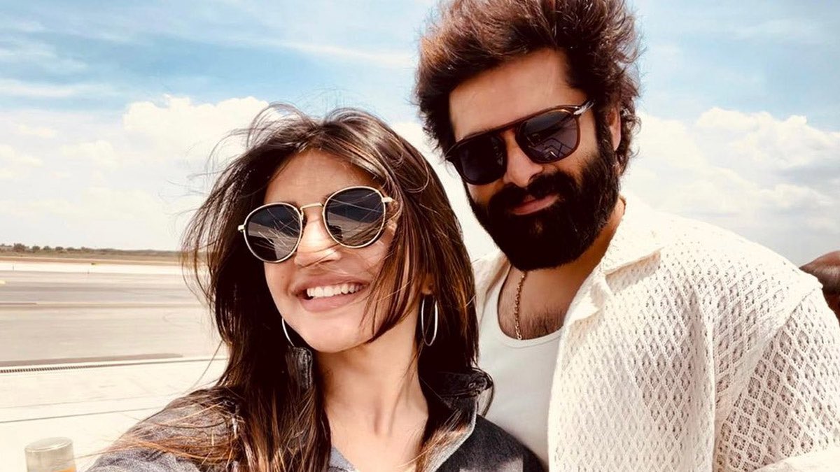 Charan_Sayz's tweet photo. Ram and Leela on big screen again 😍
#Dharman 🕺🔥🌟
@ramsayz @sreeleela14 #Rapo23 https://t.co/mowwsSuzAq