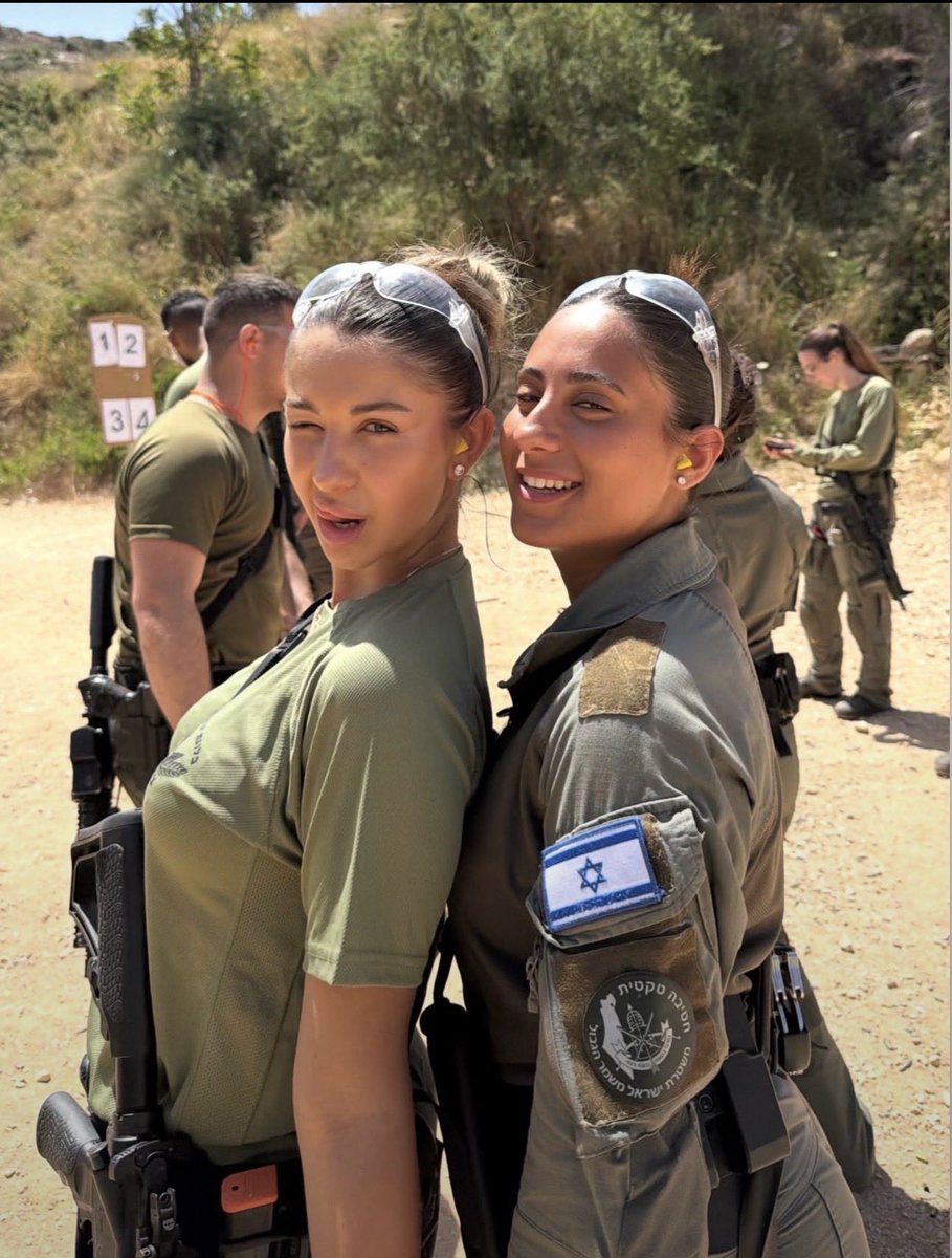 MayaEthanqc3i's tweet photo. It's an amazing moment to say thank you to the non-Jews who have stood by us, the Jewish people, and Israel since this war began, despite receiving a lot of hate for doing so. We are forever grateful. May God bless every single one of you. We're living in biblical times. https://t.co/9sWPBlKlOS