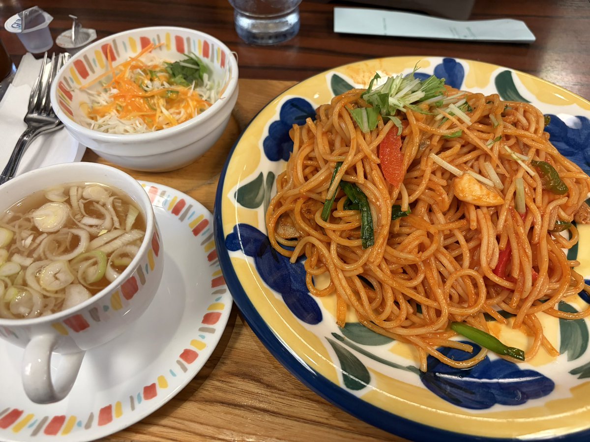 ok_makoto's tweet photo. 伯爵邸のナポリタンランチの破壊力たるや🍝 https://t.co/jPbcv46WsT