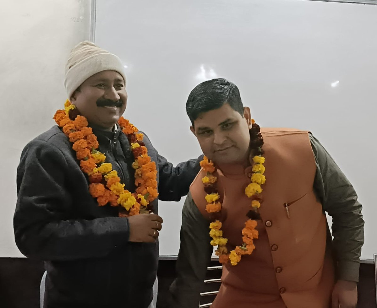 vinod4spnm's tweet photo. कर्मठ, ईमानदार एवं सरल स्वभाव के मेरे बहुत ही सम्मानित बड़े भाई भावल खेड़ा ब्लॉक के ब्लॉक प्रमुख श्रीमान @pramukhRajaram जी को जन्मदिन की हार्दिक बधाई एवं अनंत शुभकामनाएँ। 💐🙏
@SureshKKhanna
@idharampalsingh
@shilpiguptabjp https://t.co/CQNYeVmD25