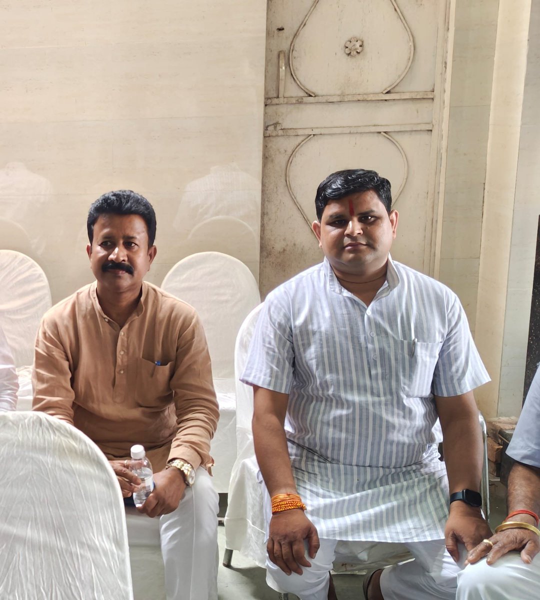 vinod4spnm's tweet photo. कर्मठ, ईमानदार एवं सरल स्वभाव के मेरे बहुत ही सम्मानित बड़े भाई भावल खेड़ा ब्लॉक के ब्लॉक प्रमुख श्रीमान @pramukhRajaram जी को जन्मदिन की हार्दिक बधाई एवं अनंत शुभकामनाएँ। 💐🙏
@SureshKKhanna
@idharampalsingh
@shilpiguptabjp https://t.co/CQNYeVmD25