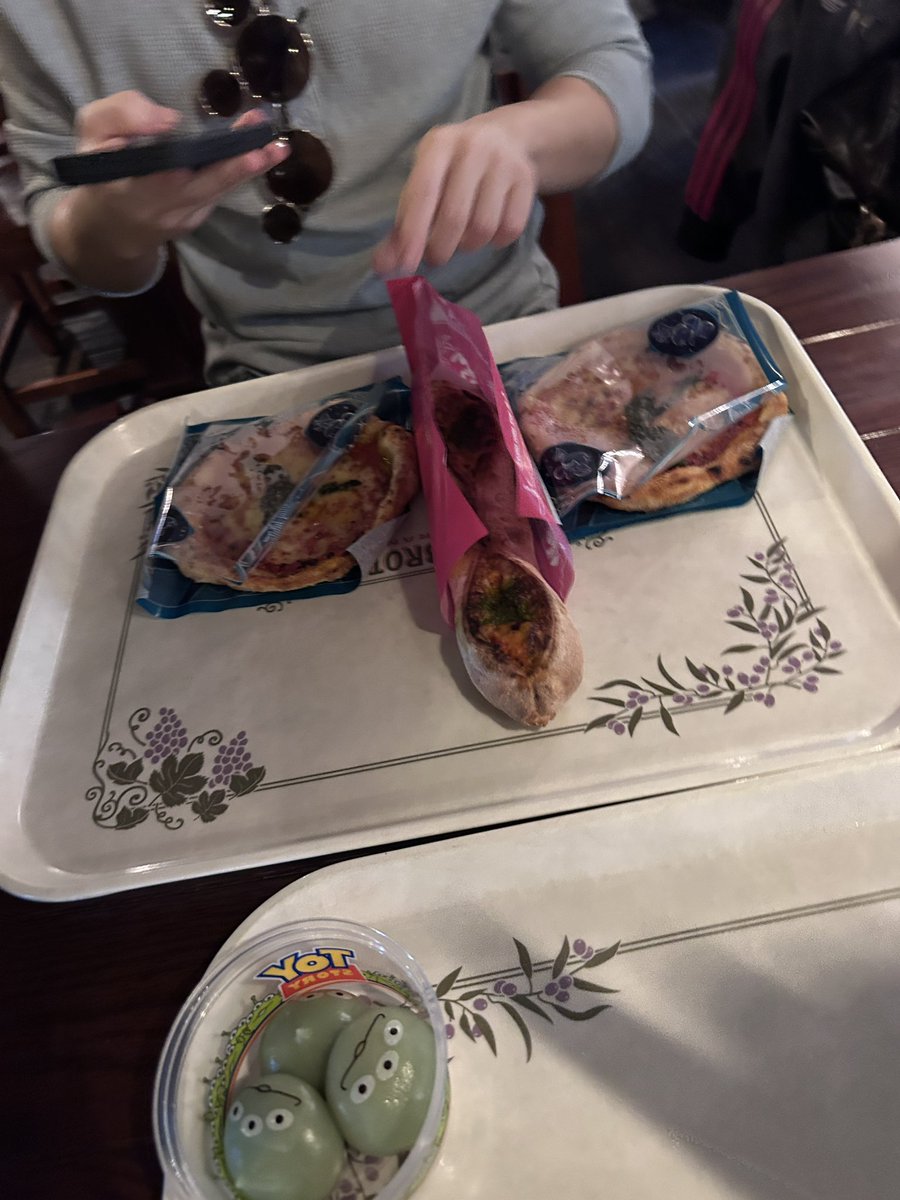 d0_0b__________'s tweet photo. 早くワーホリ行きたいっす https://t.co/cxS4Wy86R7