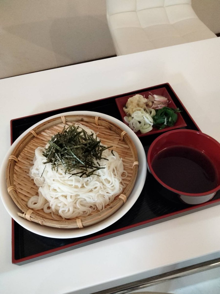 SnackYohaku's tweet photo. snack #余白 です
飲んだら締めに、薬味たっ���りの
#そうめんを ご用意してます。
生姜、シソ、ミョウガ、ネギは
#二日酔い防止 になりますよー😊
ほんとはランチとかモーニングもやりたい
#桐生 #群馬 #スナック #駅近く https://t.co/h20dCAenZa