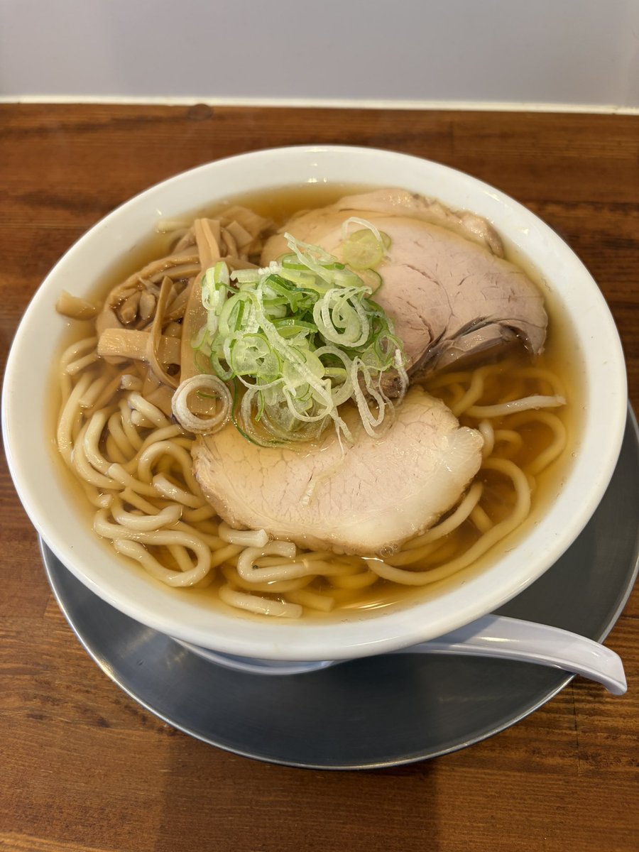 Gen3Ryo3's tweet photo. 久しぶりにシンプルなラーメン
瀧本にて
#青森市
#ラーメン https://t.co/3SWRSFyfZb