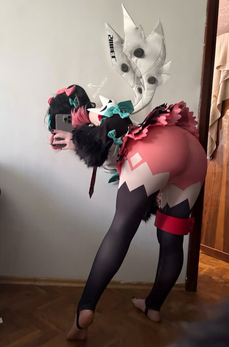 RXPPEDWINGS's tweet photo. ᅠ

          " I can’t let the others know that I’ve been getting fat… Fuck. "

ᅠ https://t.co/1lFideZ7Qw