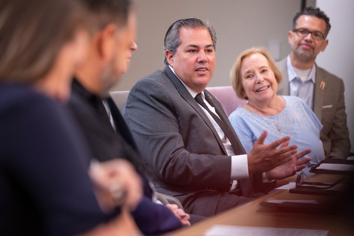 CalStateLA's tweet photo. #CalStateLA and Alliance College-Ready Public Schools are teaming up to strengthen college pathways for Los Angeles students. 🎓

The new partnership will help identify student needs earlier and expand support for Alliance graduates attending Cal State LA. https://t.co/Azjm4Gclh4