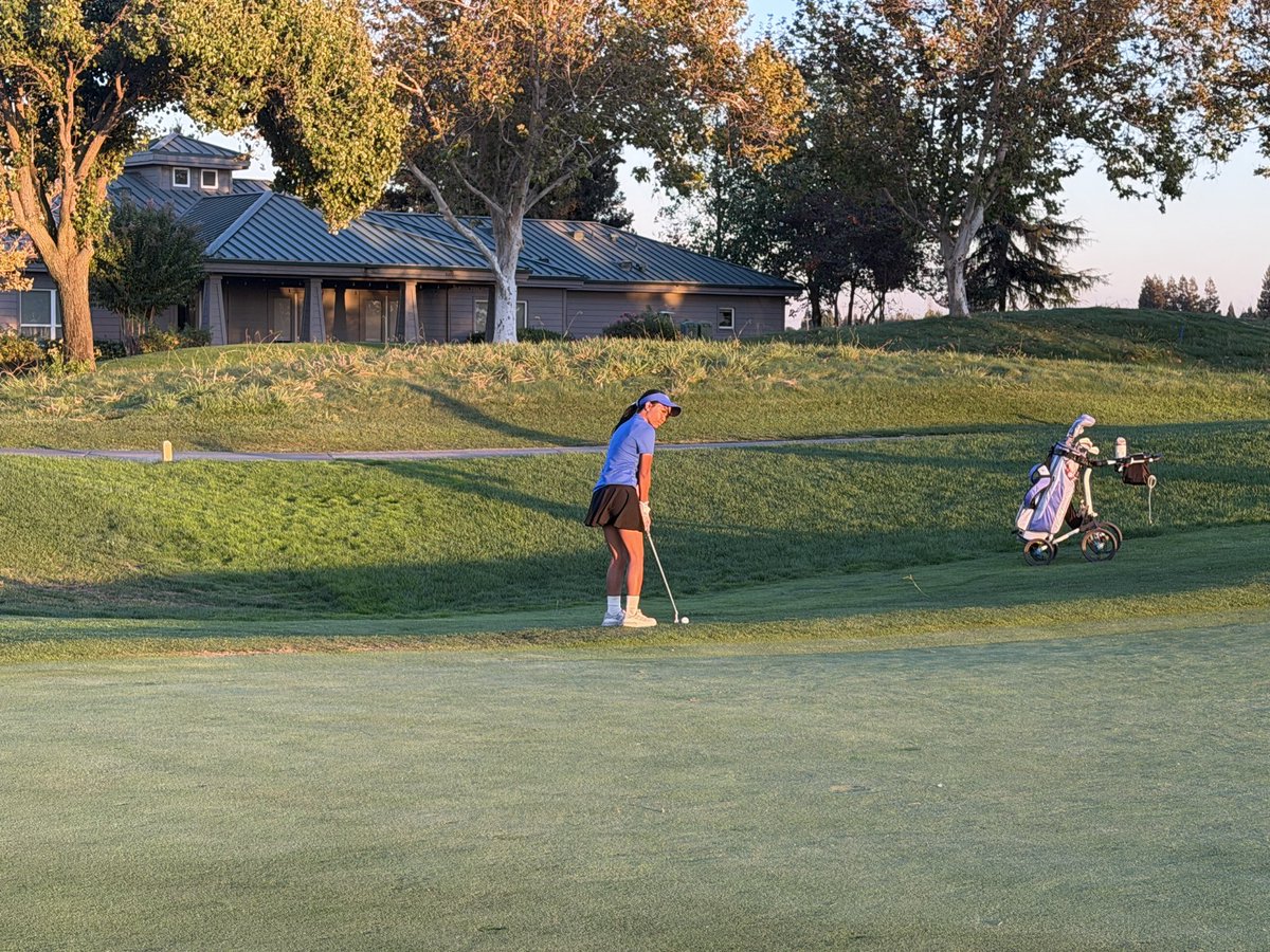BCHSGirlsGolf's tweet photo. More photos of today’s action at The Reserve… https://t.co/A0TJZcNs25