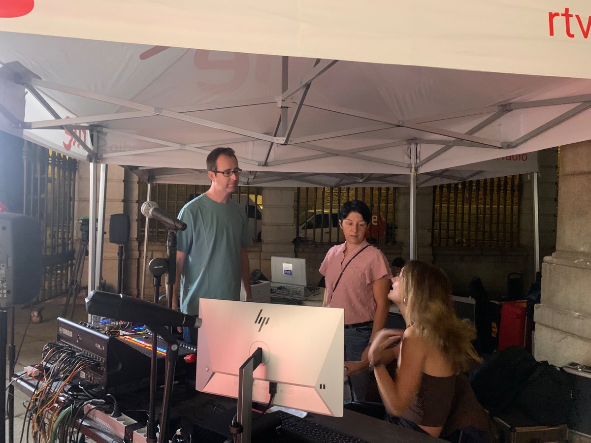 RTVEclm's tweet photo. Últimos preparativos de @LasMananas_rne desde la Catedral de Toledo con motivo del VIII Centenario @SICP_de_Toledo 

A las 7:00 horas con @JuanraLucas  

📲También en @rtveplay https://t.co/UQ1lac7ffm