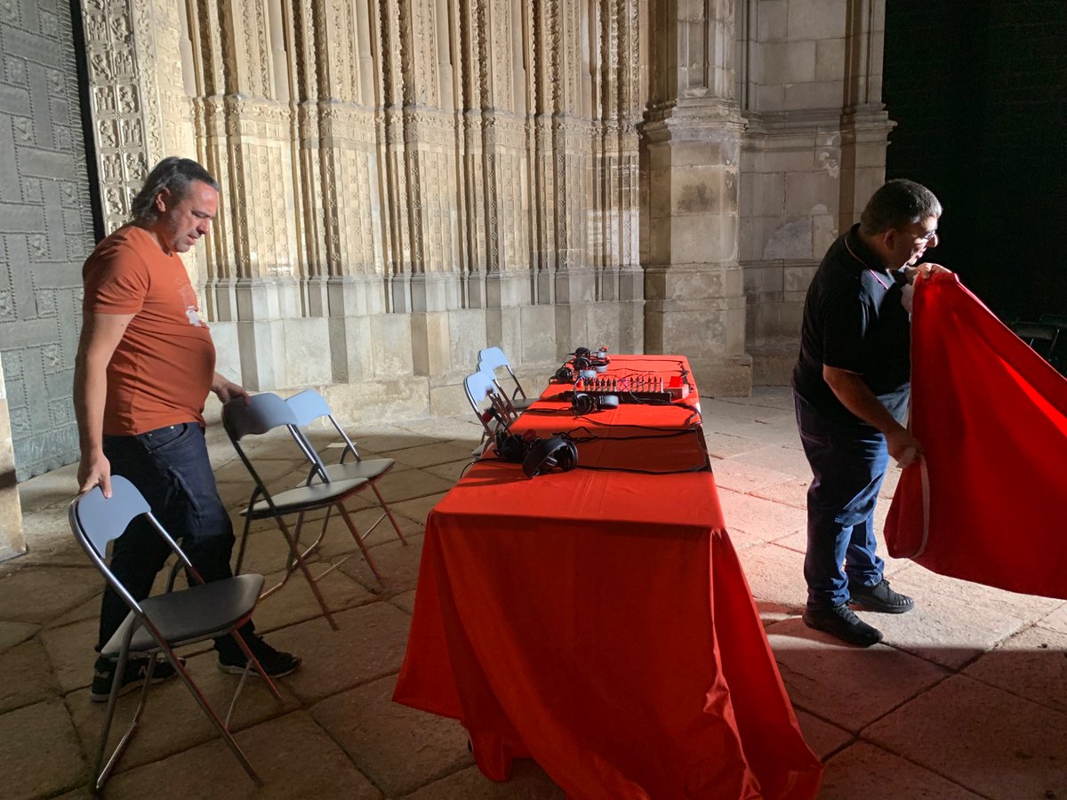 RTVEclm's tweet photo. Últimos preparativos de @LasMananas_rne desde la Catedral de Toledo con motivo del VIII Centenario @SICP_de_Toledo 

A las 7:00 horas con @JuanraLucas  

📲También en @rtveplay https://t.co/UQ1lac7ffm