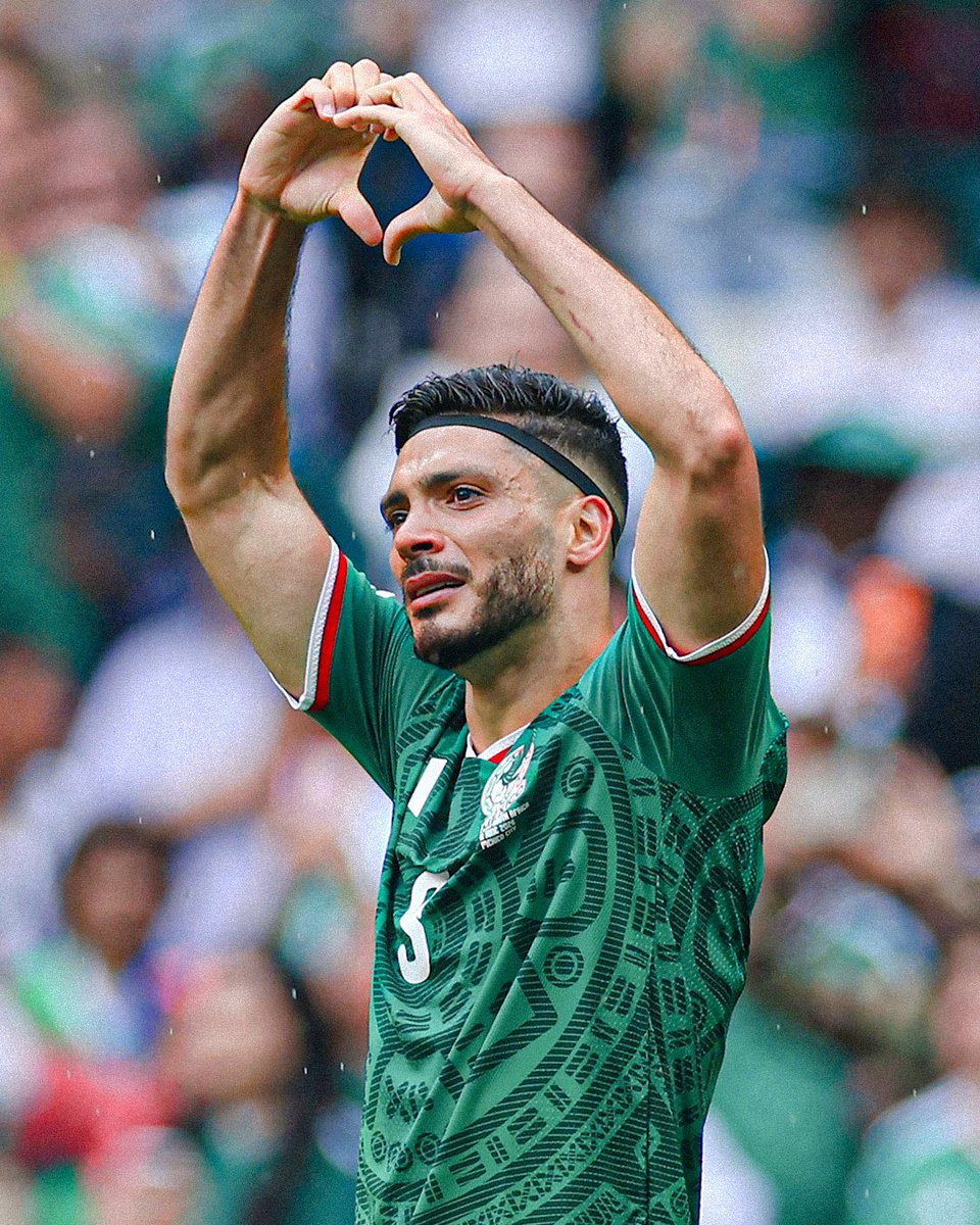 Dany_OrtegaF's tweet photo. El día que Raúl se retire de la selección🇲🇽, varios cabrones se darán cuenta de lo importante que es tener un jugador de su calidad.

Porque Santi Giménez y la Hormiga son delanteros totalmente diferentes a él. 

Hay q valorar a Raúl hasta los últimos minutos q tenga en selección https://t.co/j4H5bHdJew