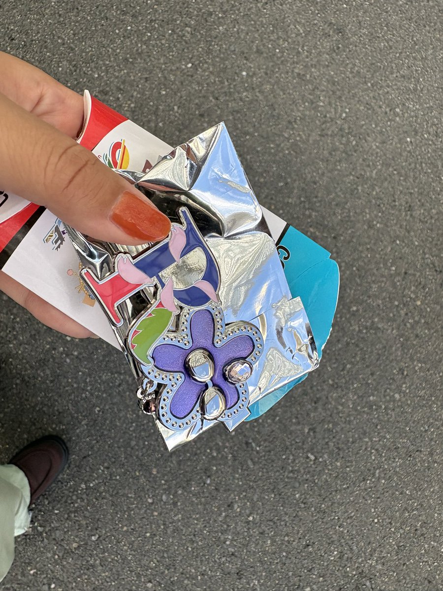 sisimaru_53's tweet photo. 【交換】ONEPIECE ワンピース ユニバ USJ コレクタブルチャーム コレクタブルヘアクリップ
【譲】チャーム サンジ(友人分)
ヘアクリップ ロビン

【求】チャーム ルフィ(友人分)
ヘアクリップ サンジ 

現在ユニバ内におります。
手渡し可能な方お願いいたします。 https://t.co/XzubIJ10J4