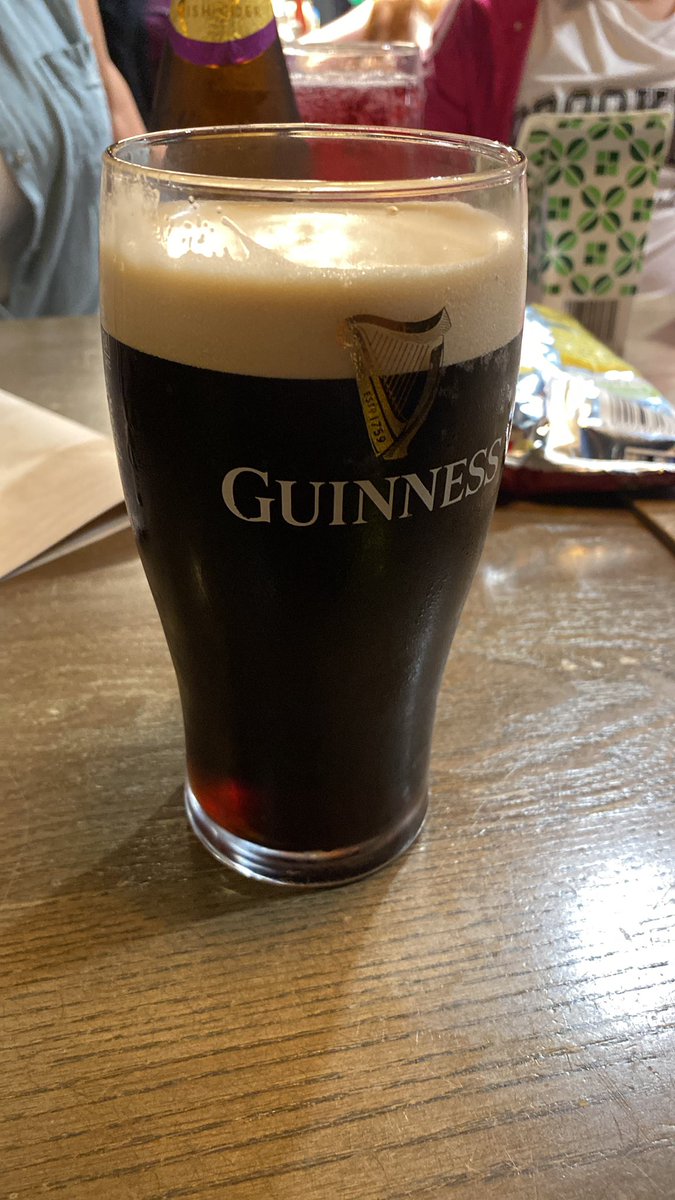 OGCaptainSticky's tweet photo. #AirportBeers https://t.co/zsC5VpBEsD