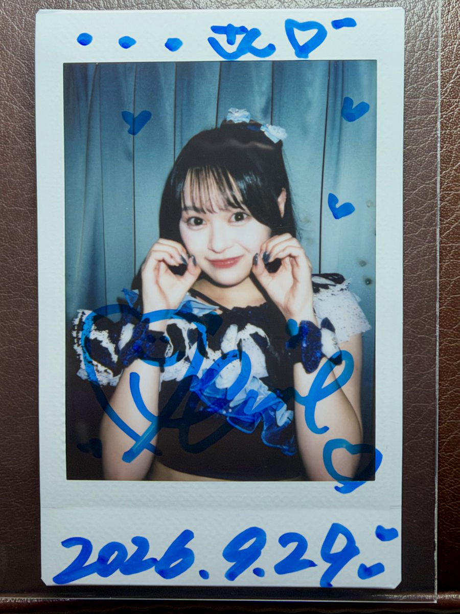 TenTenTen_ooo's tweet photo. はじめましてで
チェキのポーズの説明してたら
え「てんてんてん?!
　TikTokありがとうね しかも入るのはやい！」
ってどんな認知のされかた？🤭

うちに居たネコの話をしたら
え「それもう運命！」
ってまっすぐで太陽みたいな笑顔で
ほんと元気もらえた🔅

#スクスマZepp0929 #スクスマ
#すきだえめ https://t.co/4ukoLHp8eV