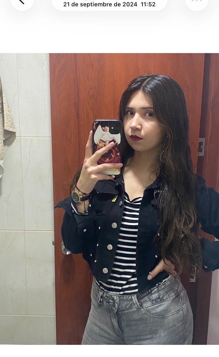 spickfernanda's tweet photo. Eres joven Fer, aun puedes no resignarte https://t.co/Zogw91zbmR